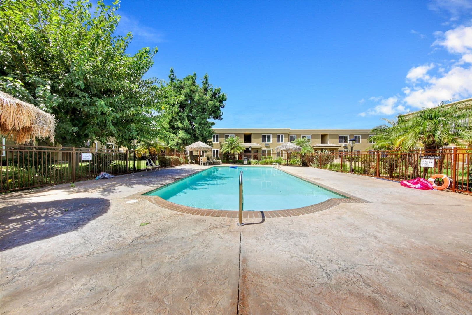 San Diego House: 792 Avocado Ave #47
