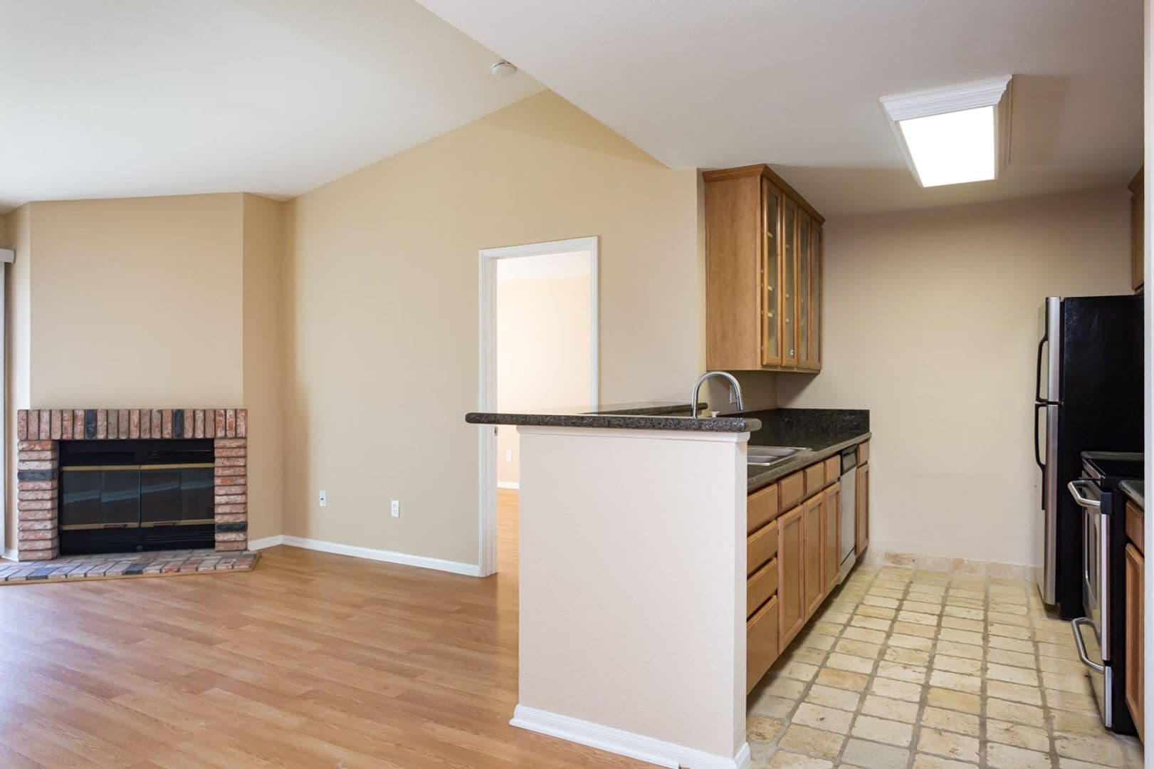 San Diego House: 7160 Shoreline Dr. #4314