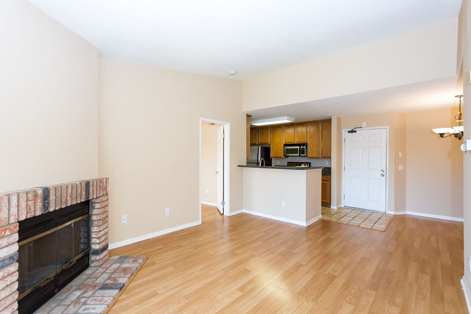 San Diego House: 7160 Shoreline Dr. #4314