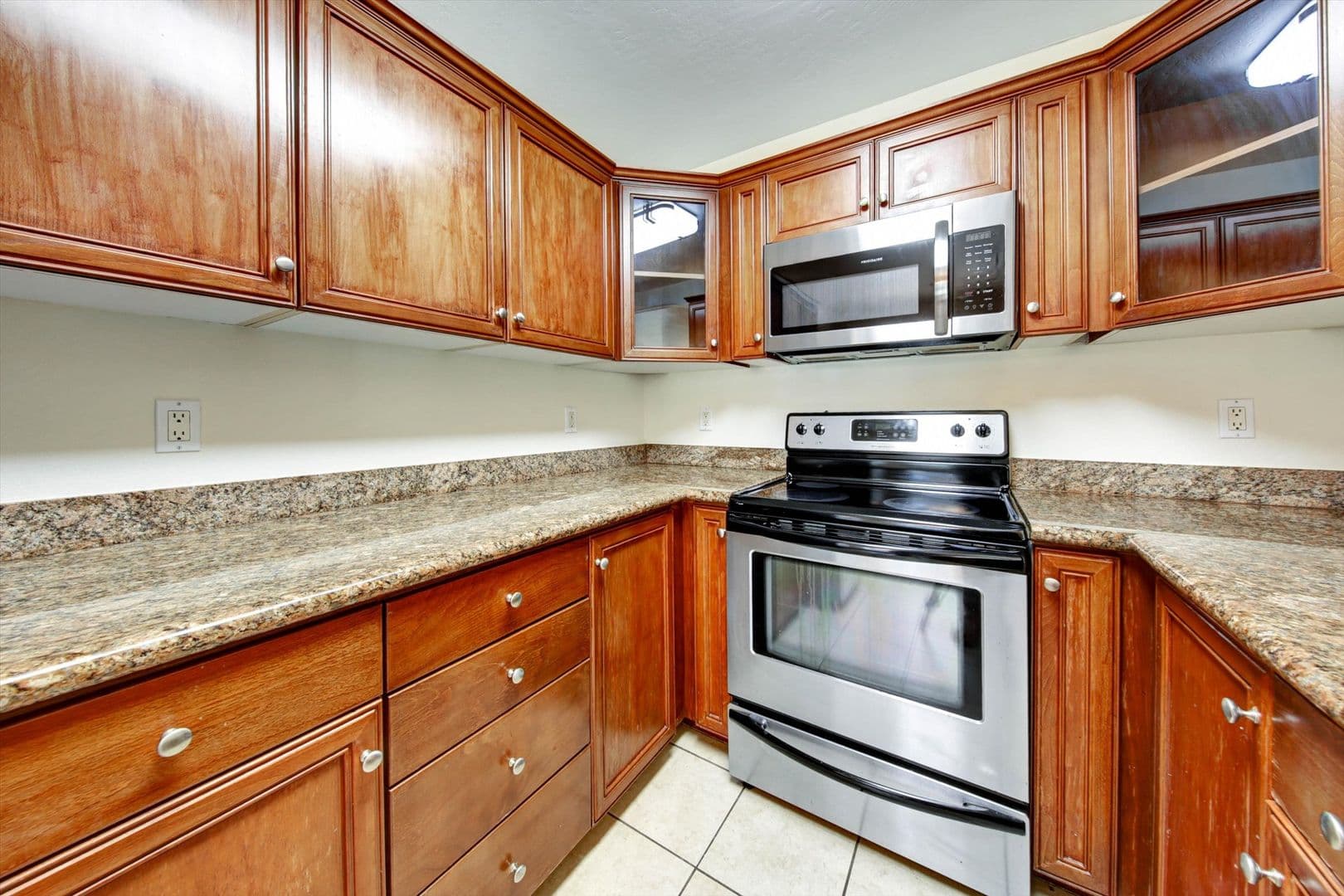 San Diego House: 792 Avocado Ave #47