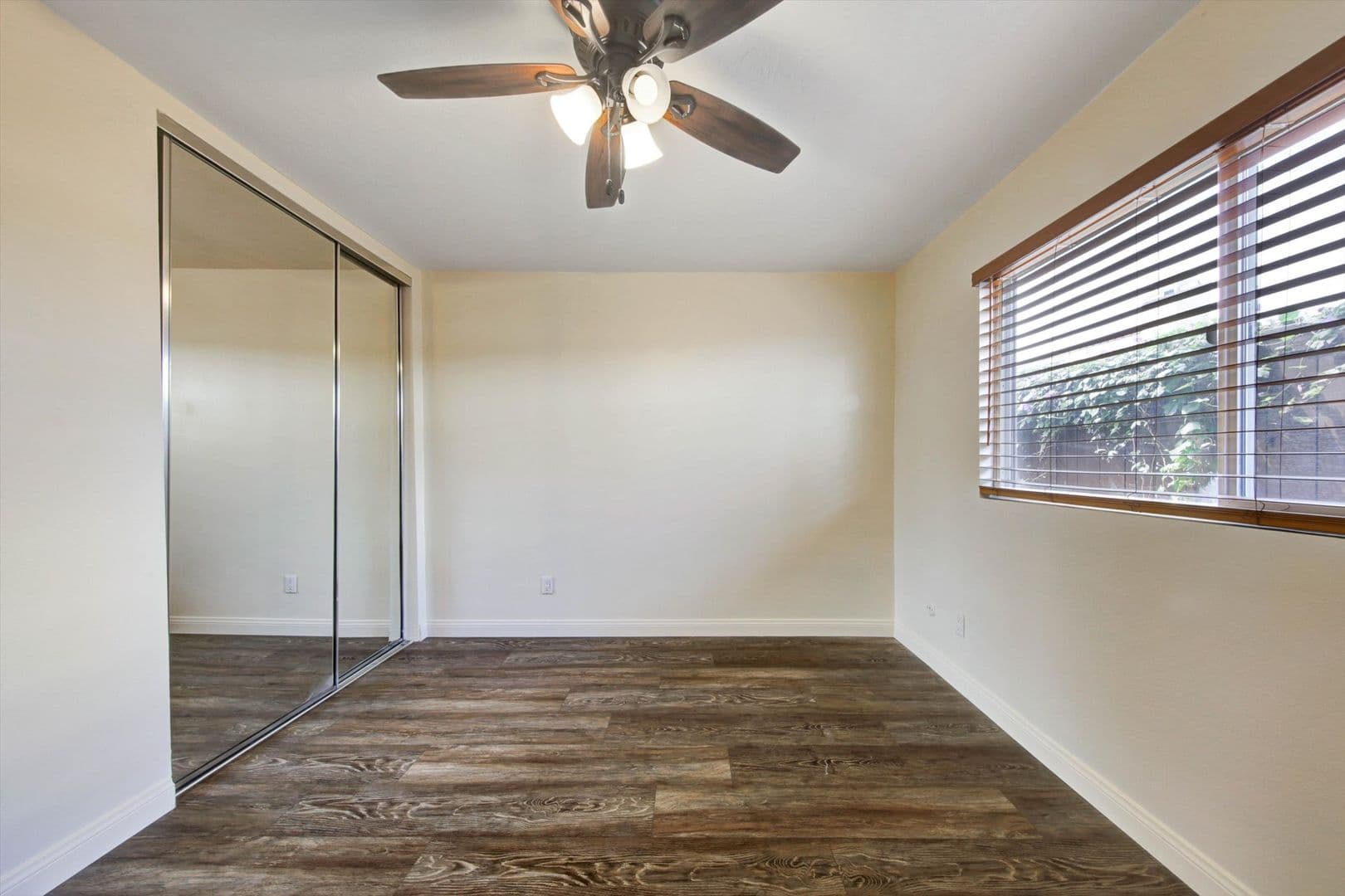 San Diego House: 792 Avocado Ave #47