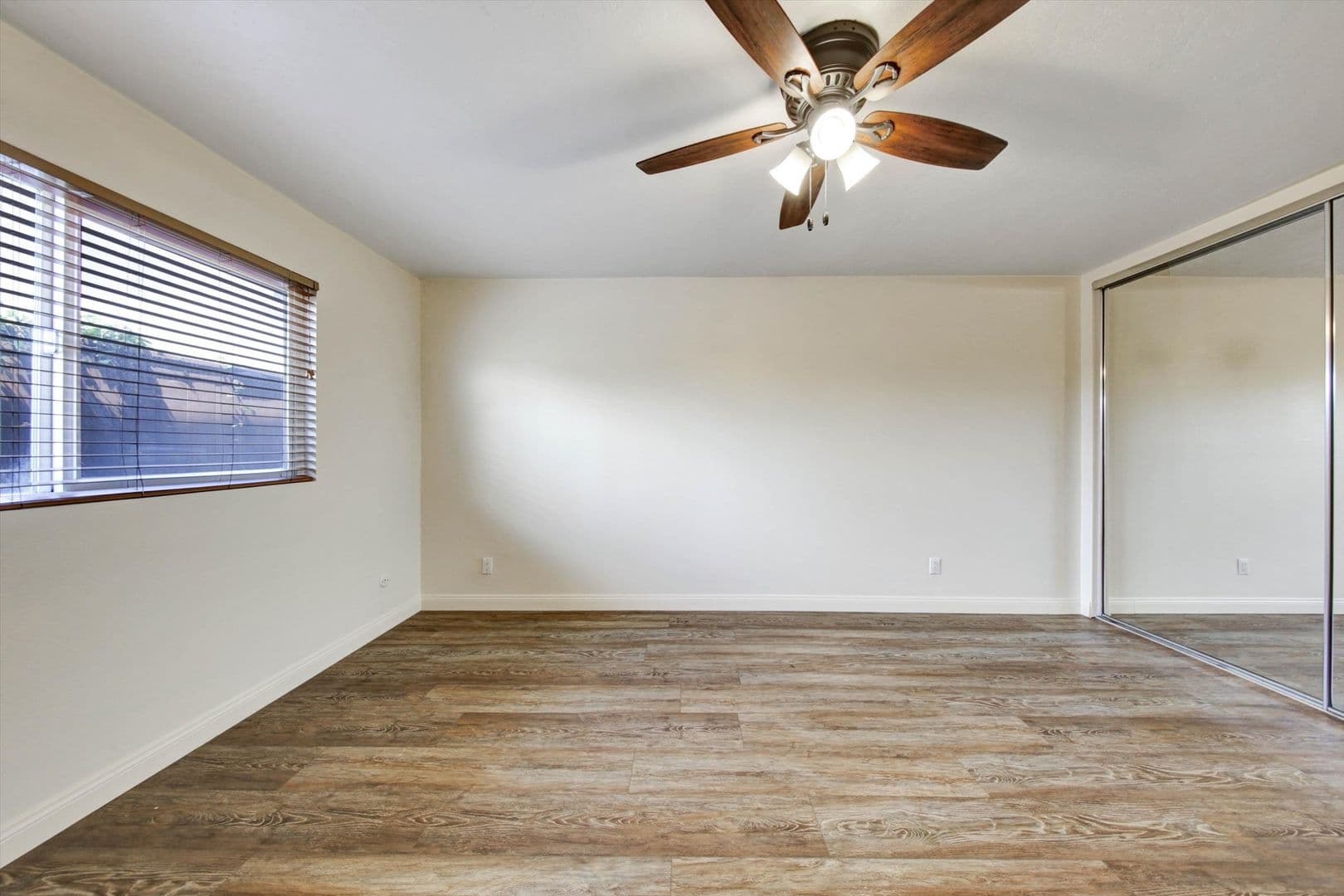 San Diego House: 792 Avocado Ave #47