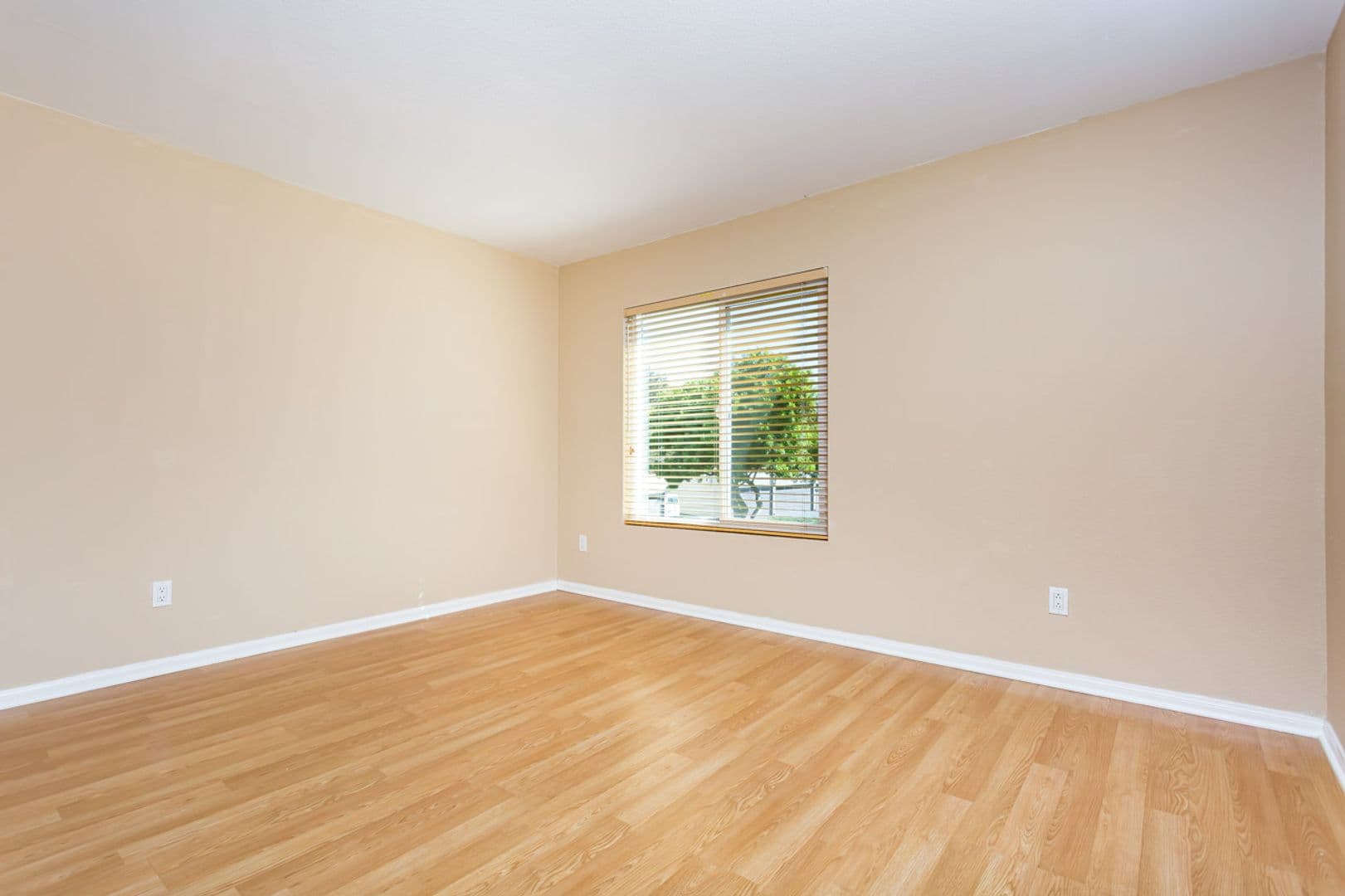 San Diego House: 7160 Shoreline Dr. #4314