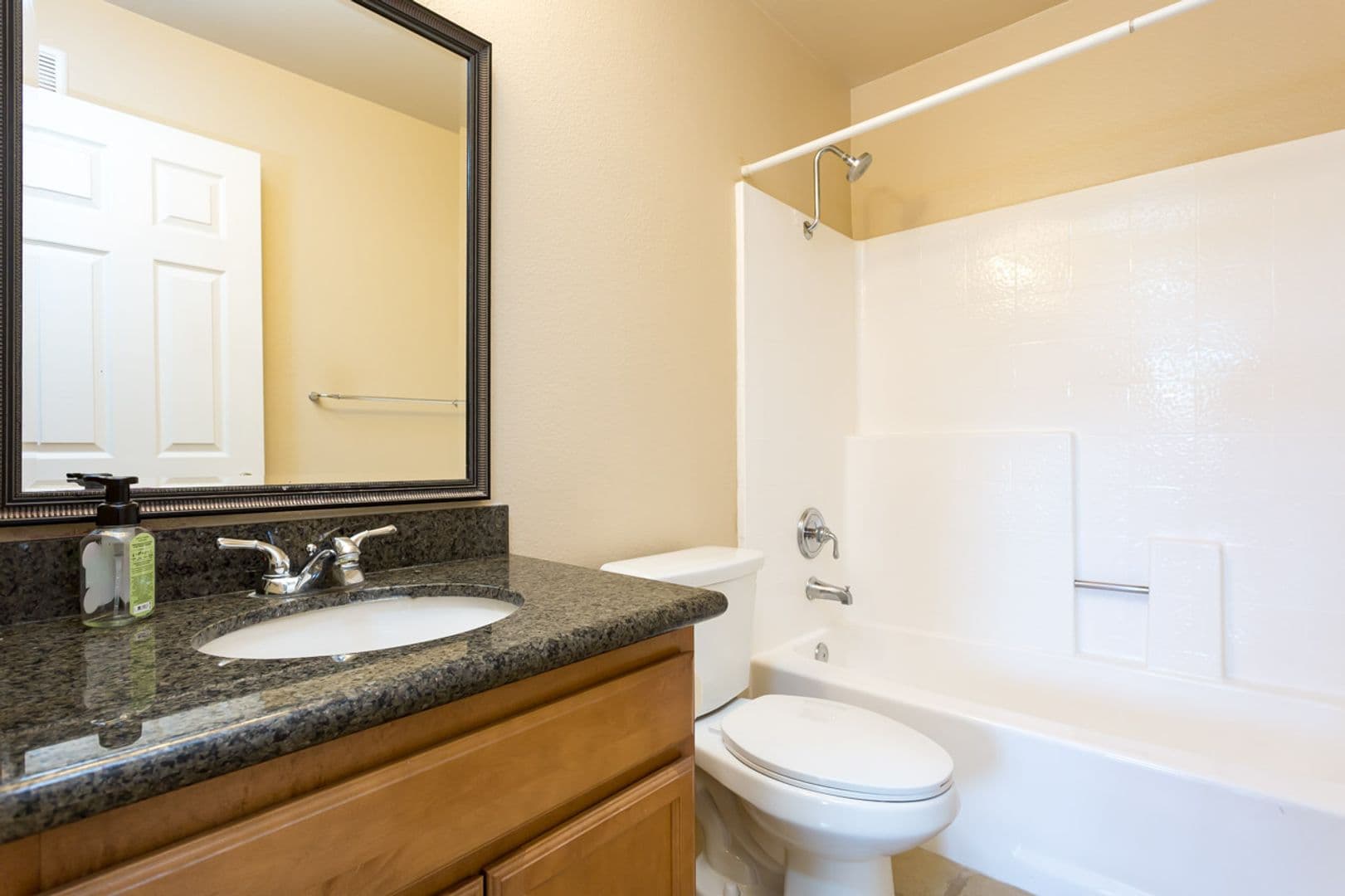 San Diego House: 7160 Shoreline Dr. #4314