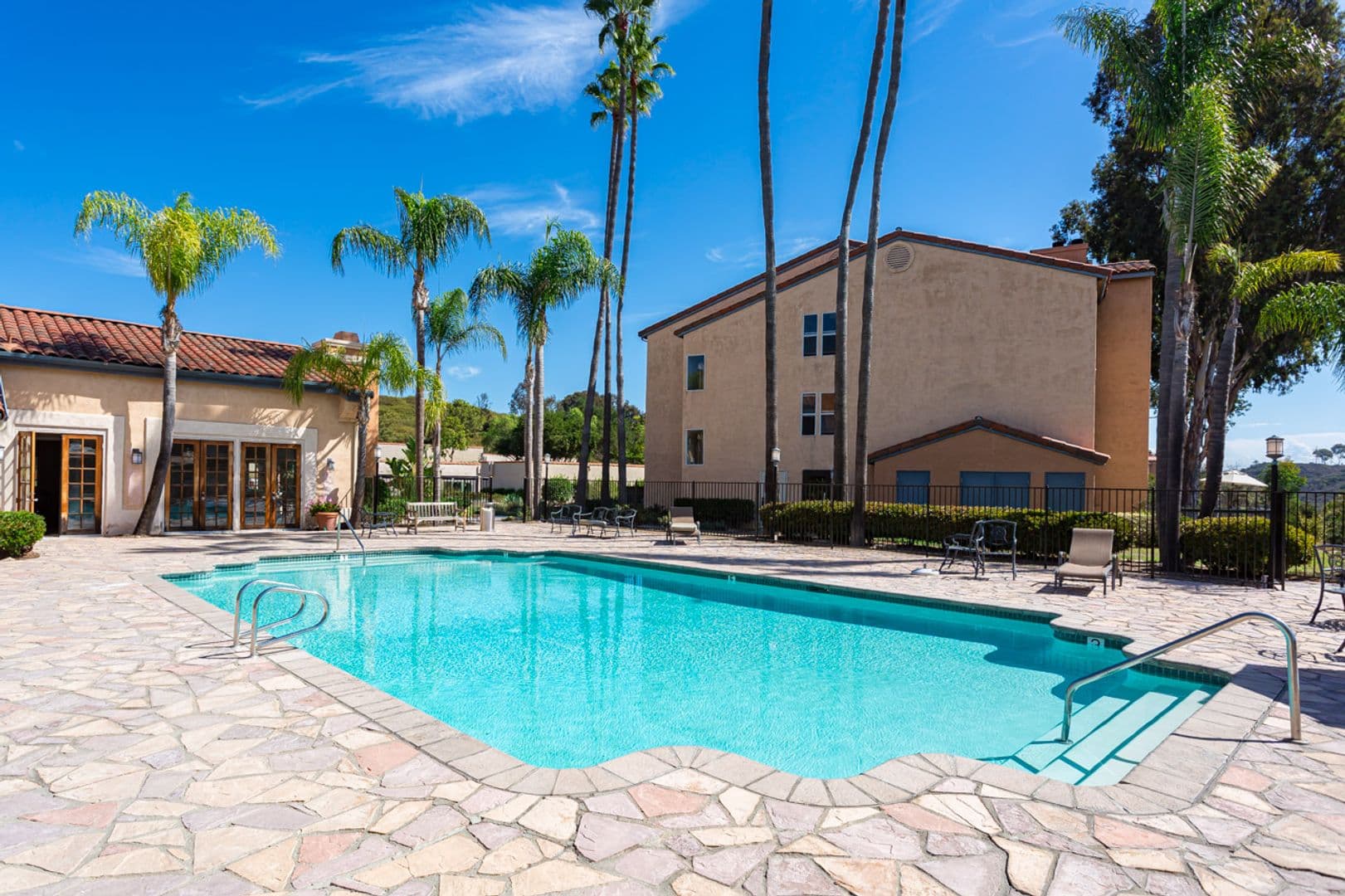 San Diego House: 7160 Shoreline Dr. #4314