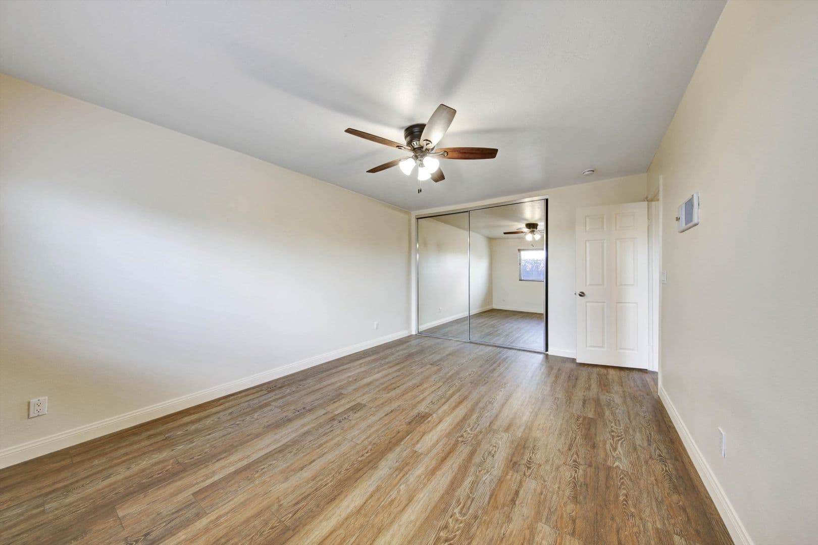San Diego House: 792 Avocado Ave #47