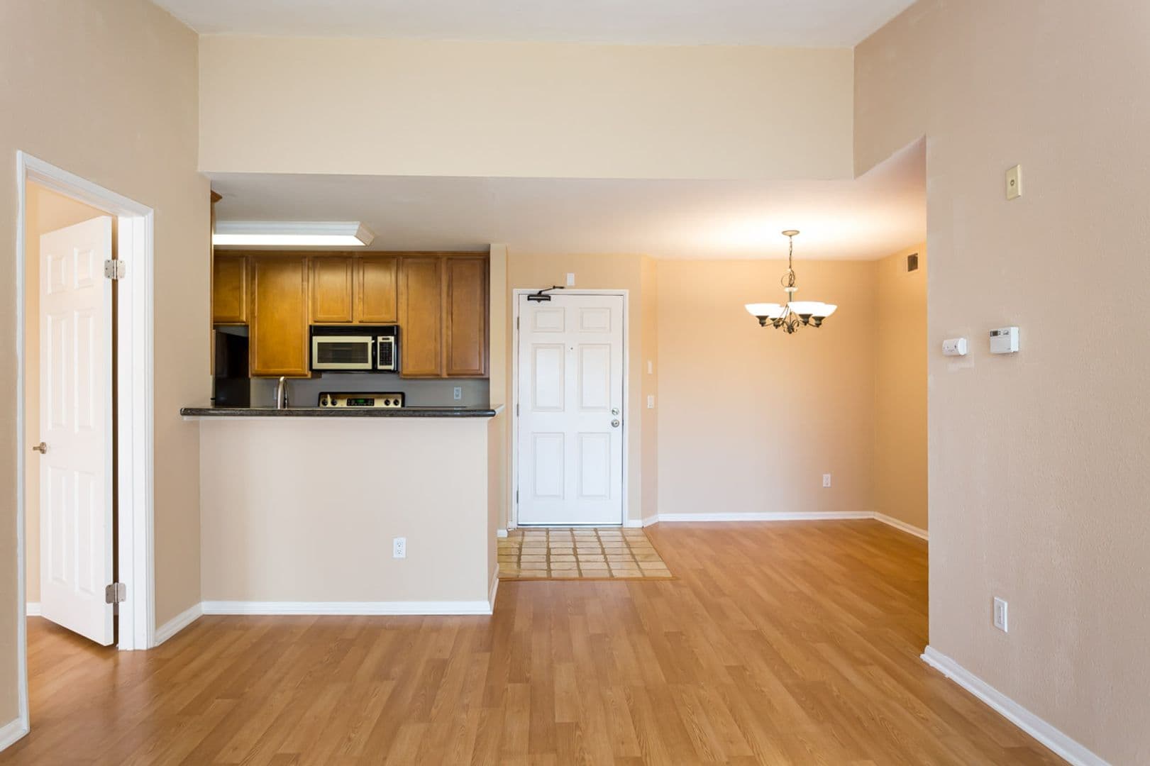 San Diego House: 7160 Shoreline Dr. #4314