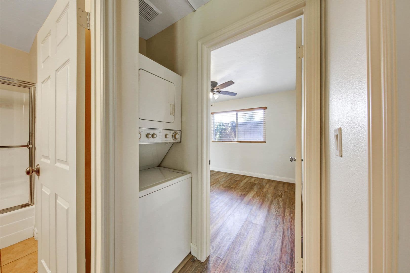 San Diego House: 792 Avocado Ave #47