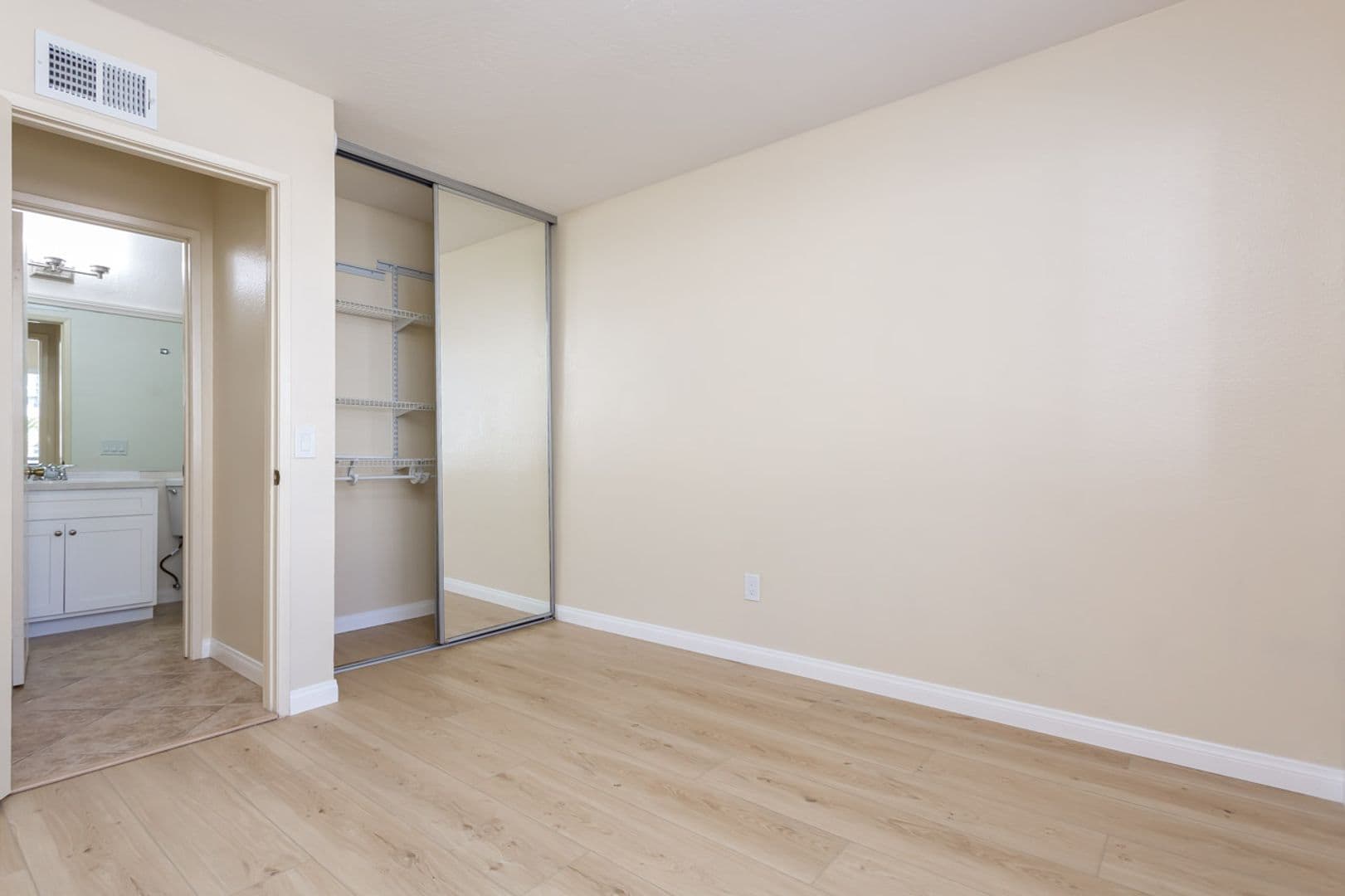 San Diego House: 4506 Caminito Cristalino