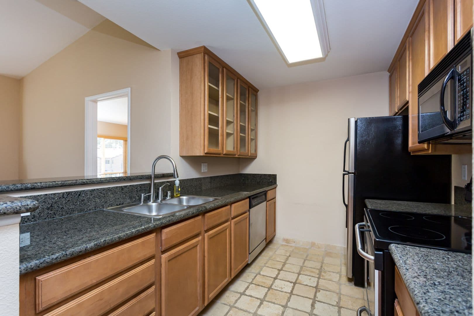 San Diego House: 7160 Shoreline Dr. #4314