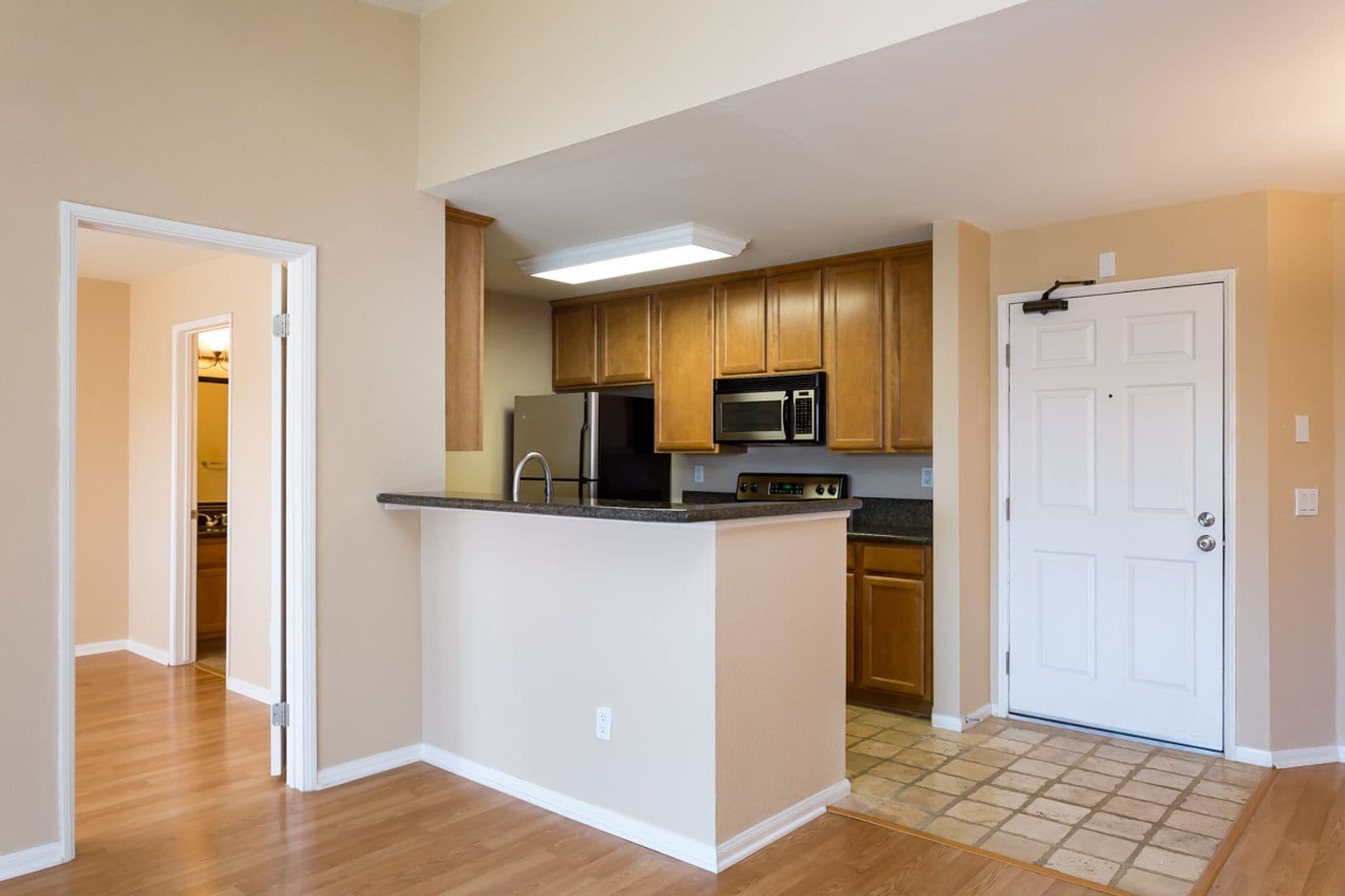 San Diego House: 7160 Shoreline Dr. #4314