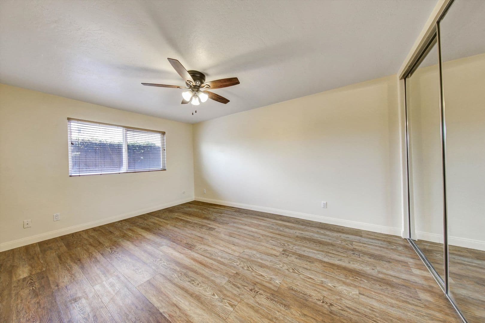 San Diego House: 792 Avocado Ave #47