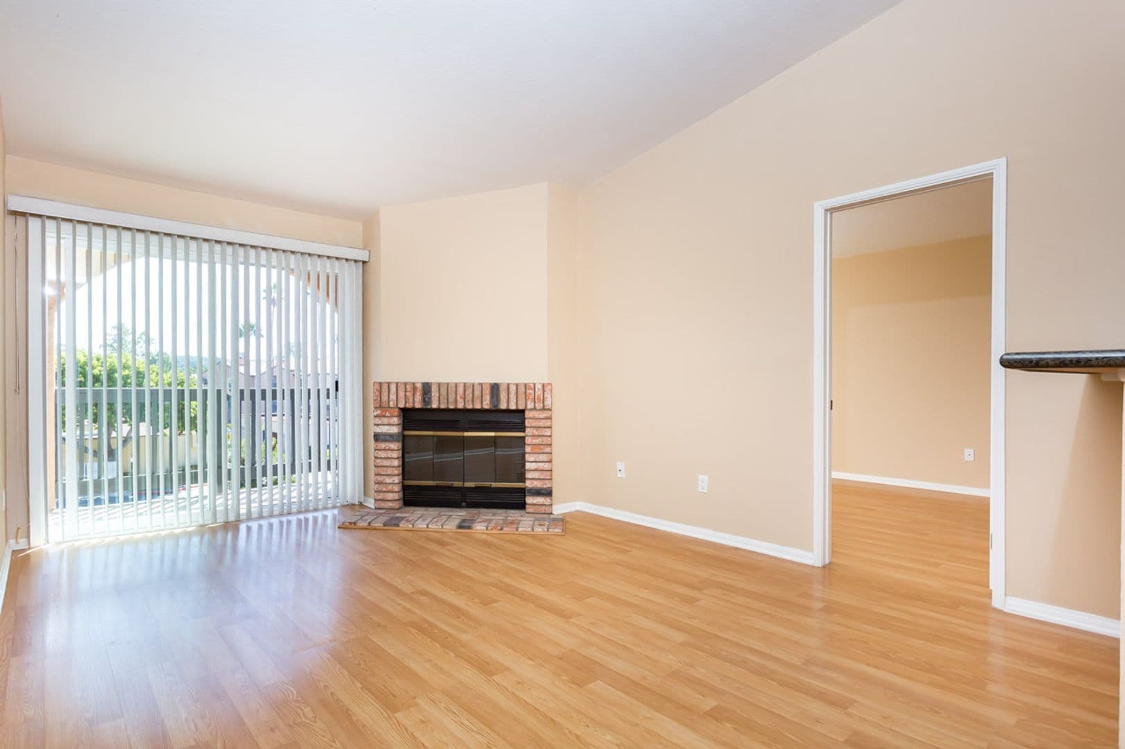 San Diego House: 7160 Shoreline Dr. #4314