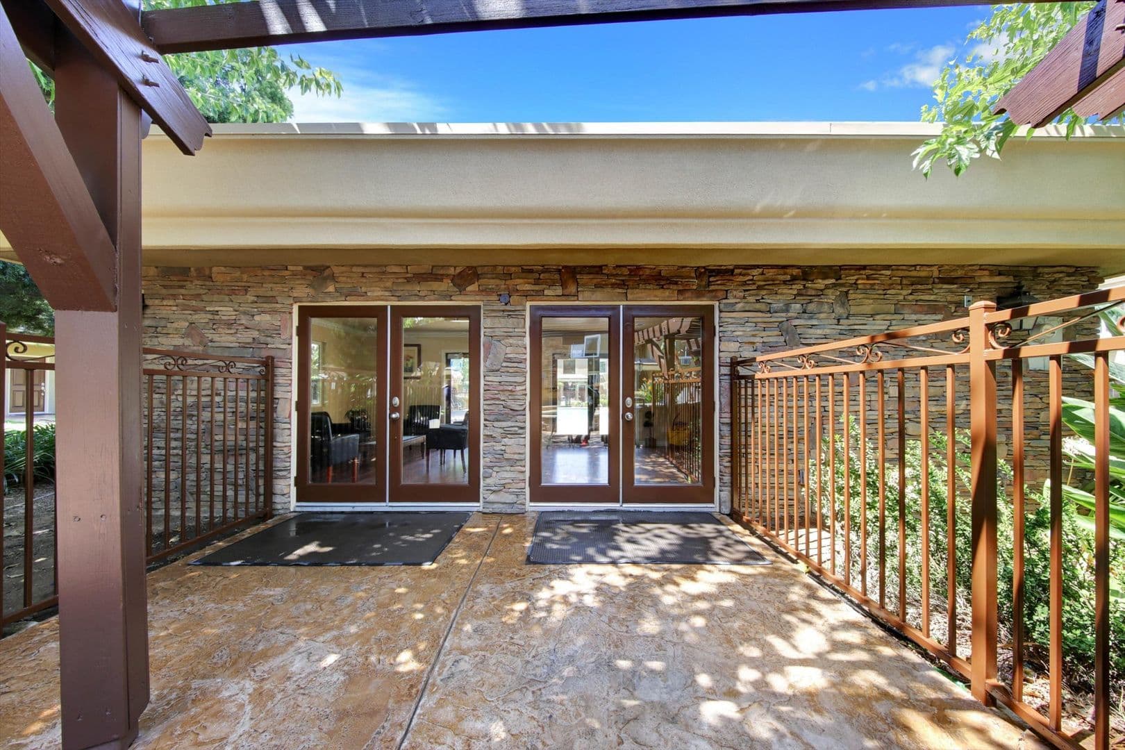 San Diego House: 792 Avocado Ave #47
