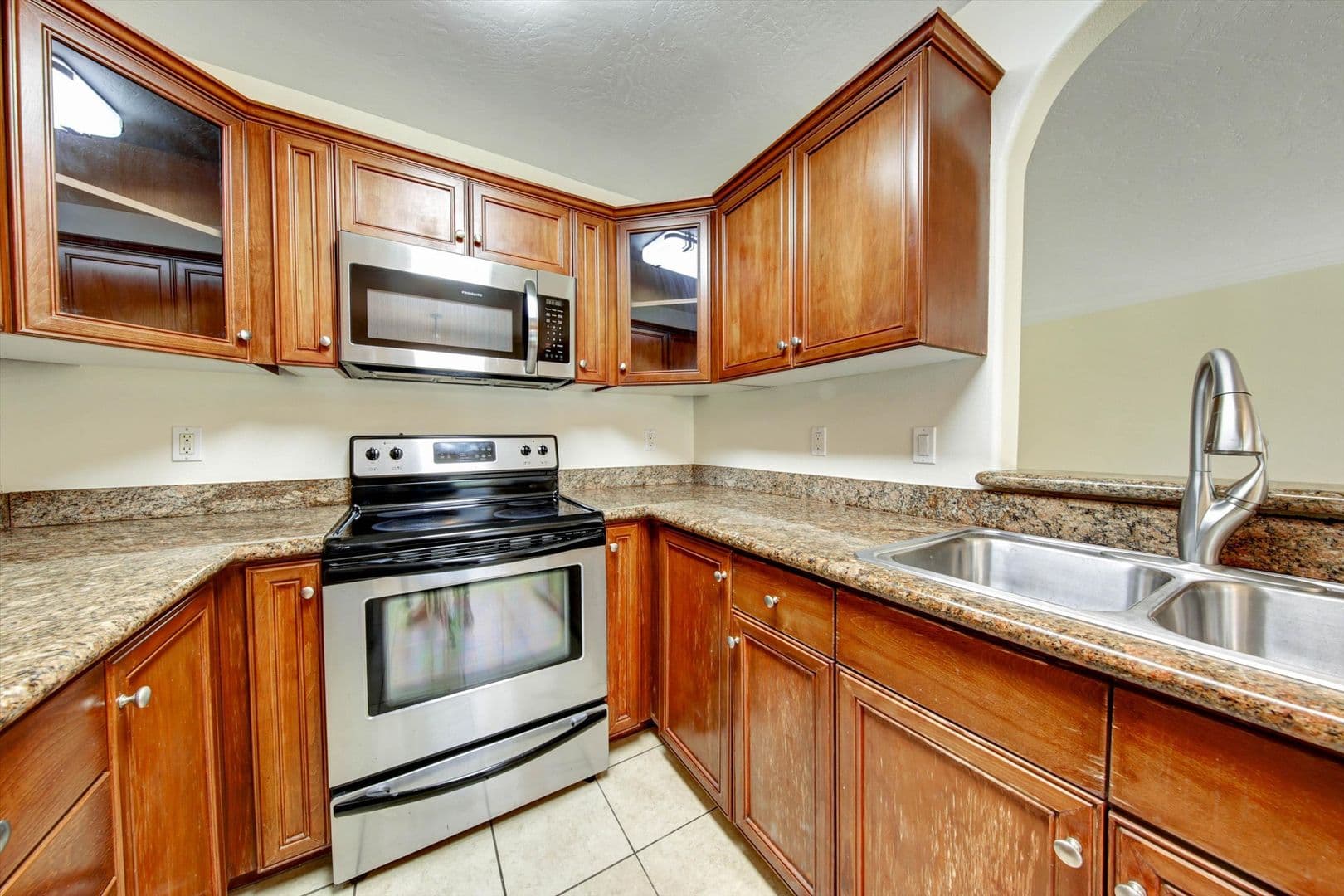 San Diego House: 792 Avocado Ave #47