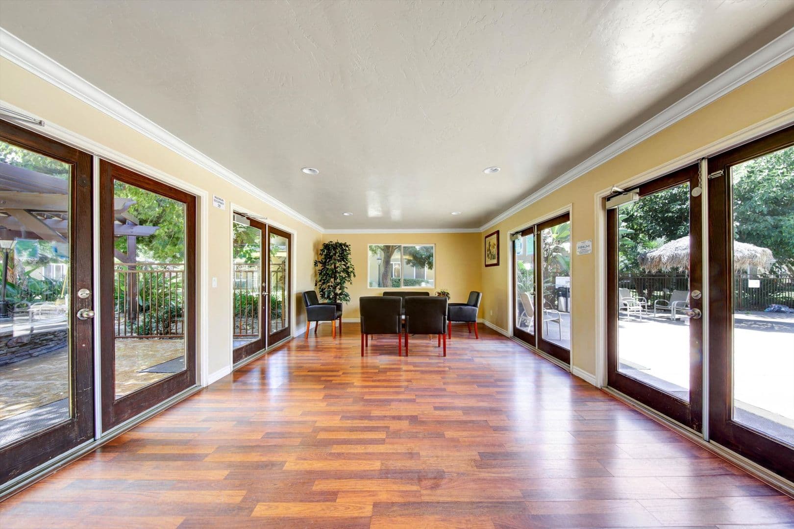 San Diego House: 792 Avocado Ave #47