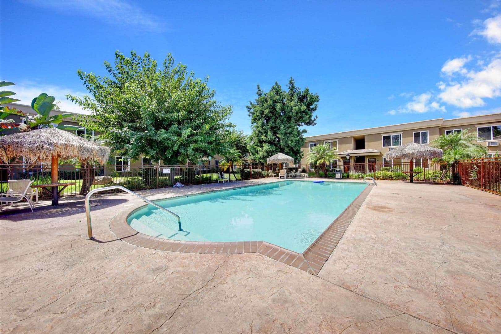 San Diego House: 792 Avocado Ave #47