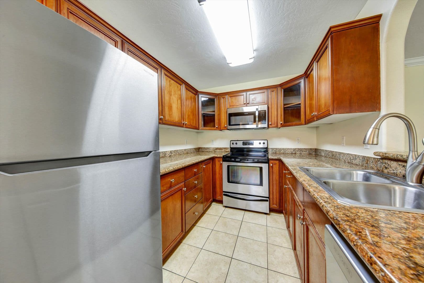 San Diego House: 792 Avocado Ave #47