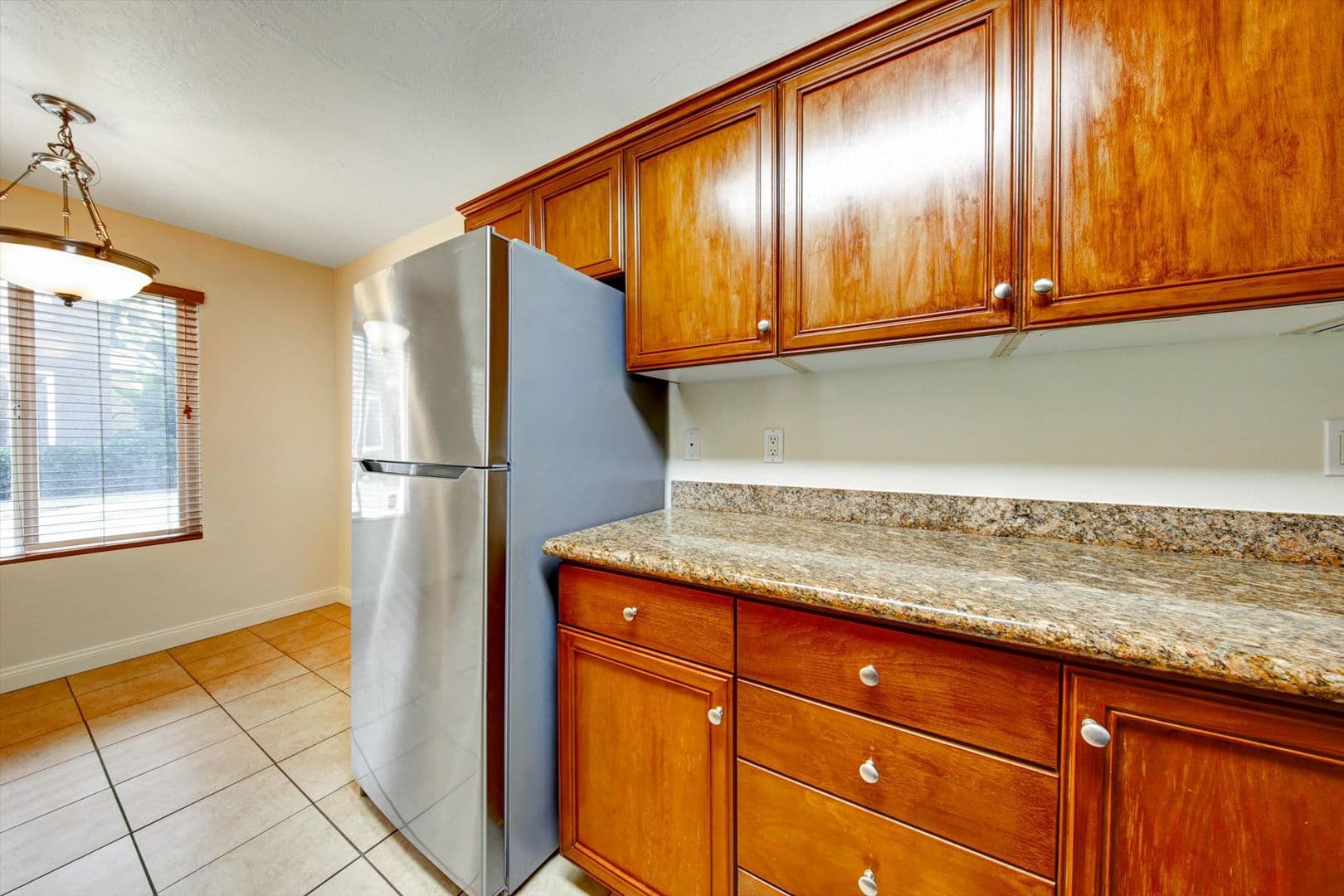 San Diego House: 792 Avocado Ave #47