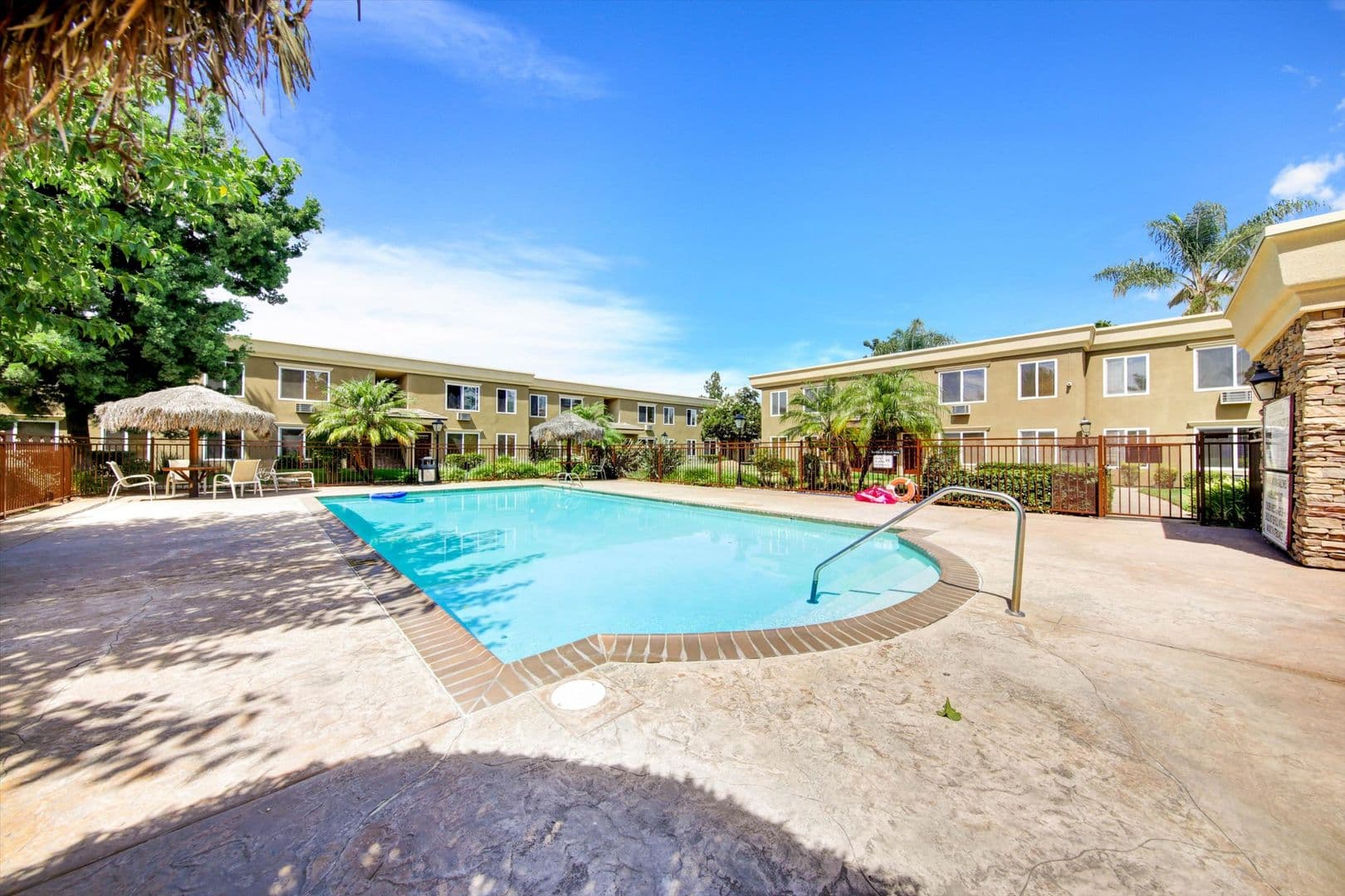 San Diego House: 792 Avocado Ave #47