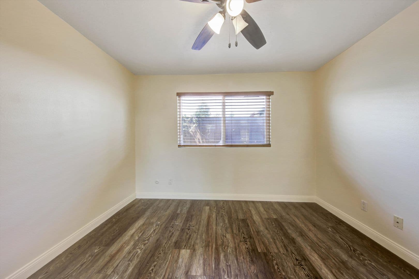 San Diego House: 792 Avocado Ave #47