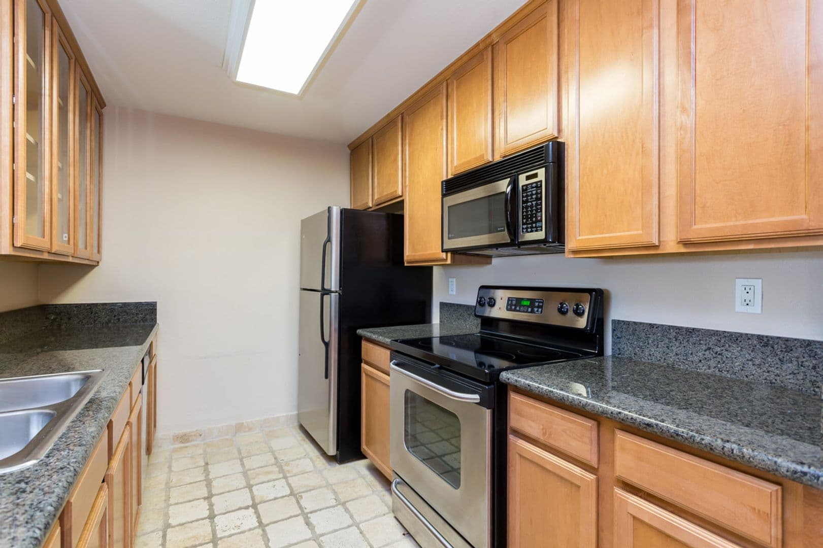San Diego House: 7160 Shoreline Dr. #4314