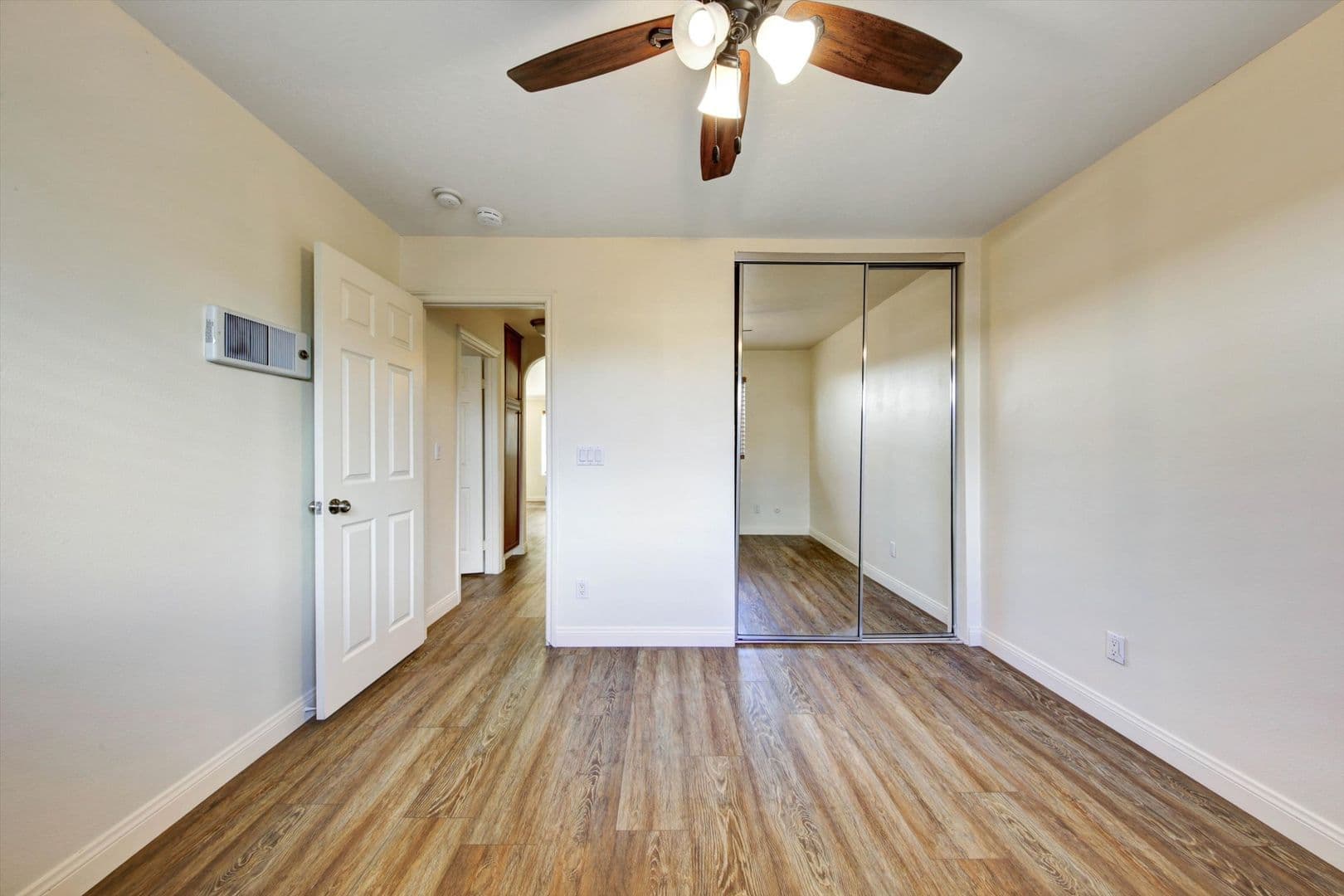 San Diego House: 792 Avocado Ave #47