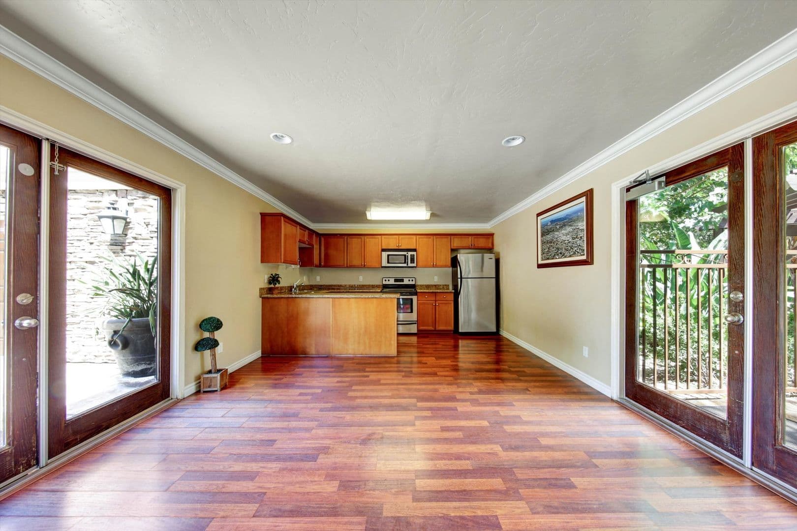 San Diego House: 792 Avocado Ave #47