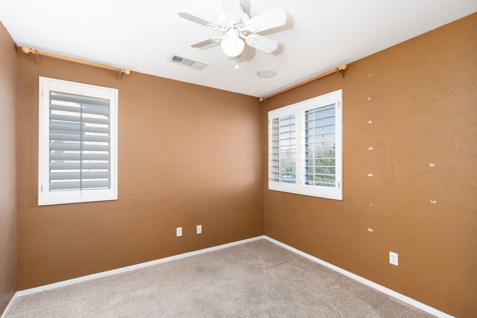 Henderson House: 725 Smokey Mountain Ave