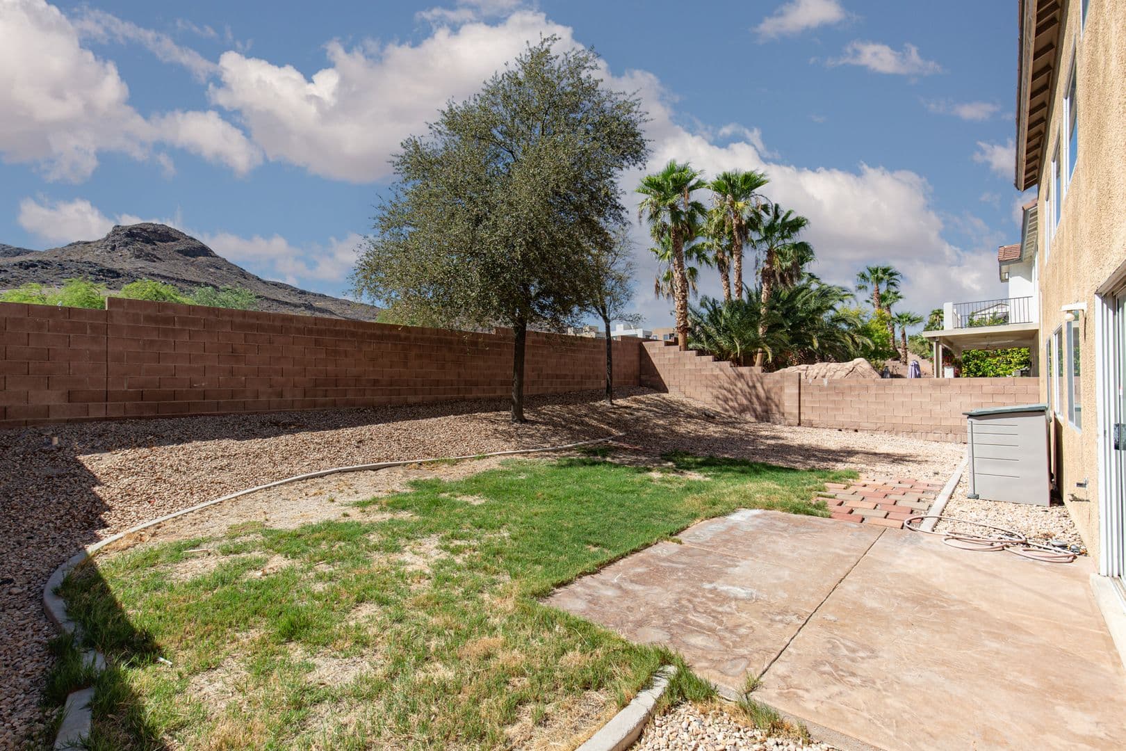 Henderson House: 725 Smokey Mountain Ave