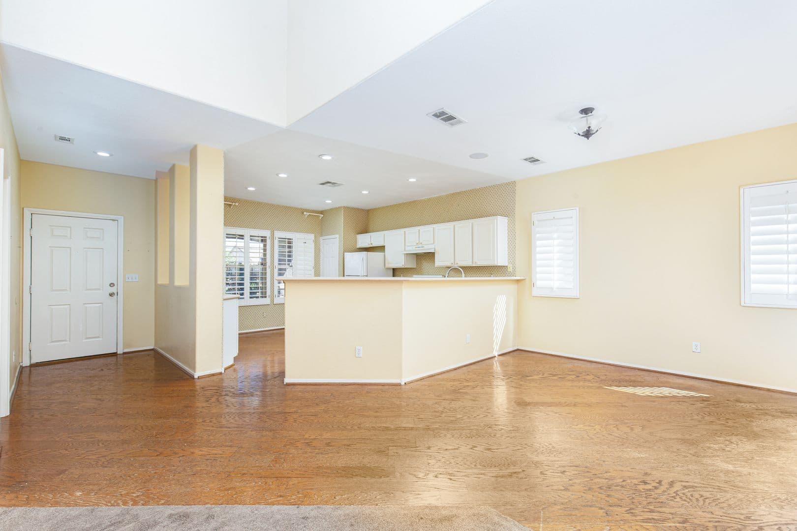 Henderson House: 725 Smokey Mountain Ave
