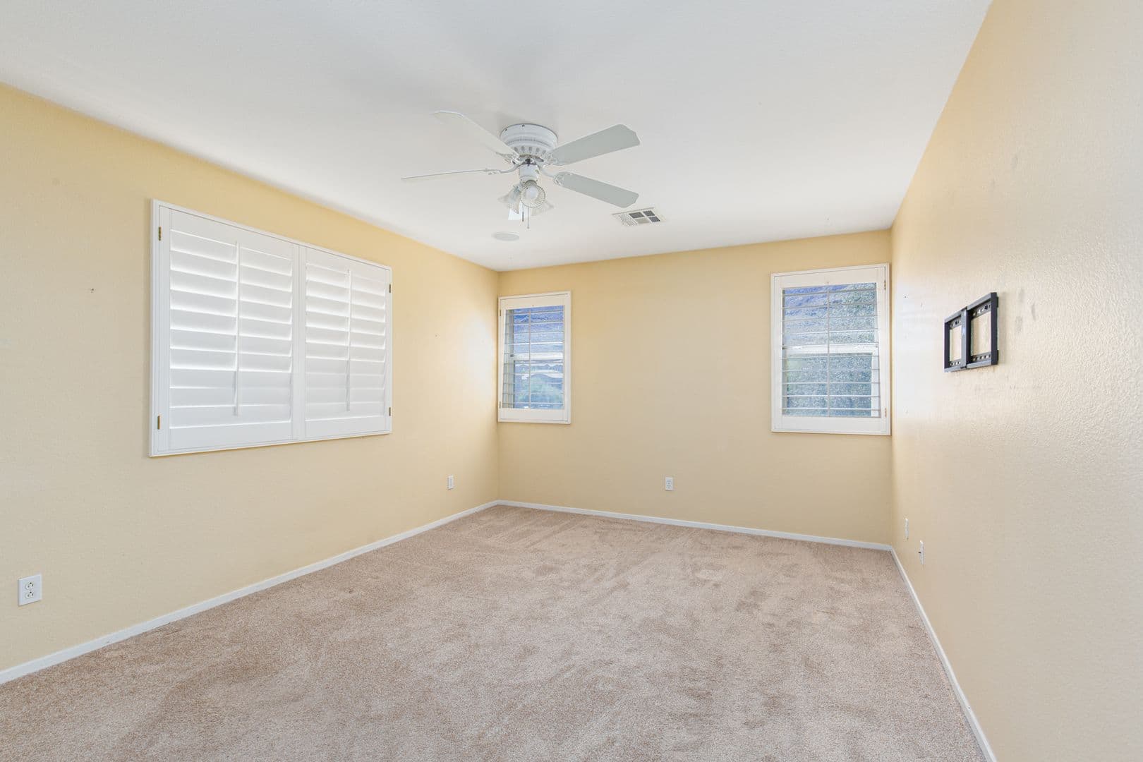 Henderson House: 725 Smokey Mountain Ave