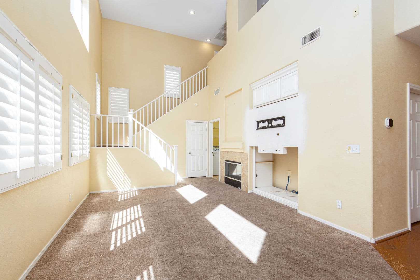 Henderson House: 725 Smokey Mountain Ave