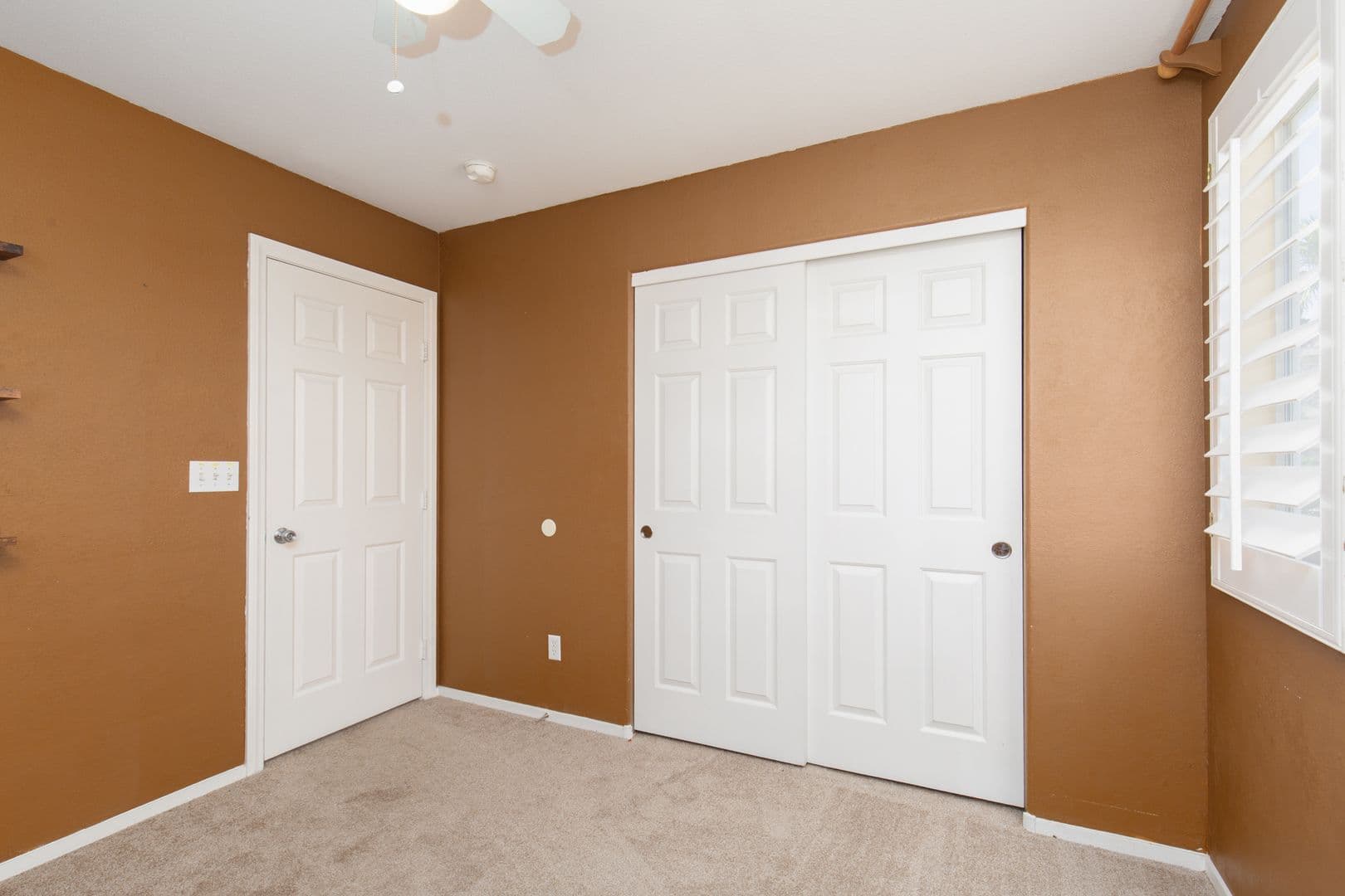 Henderson House: 725 Smokey Mountain Ave