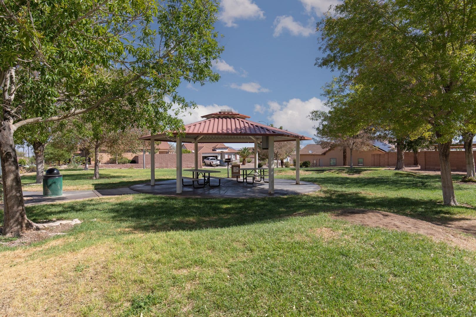 Henderson House: 725 Smokey Mountain Ave