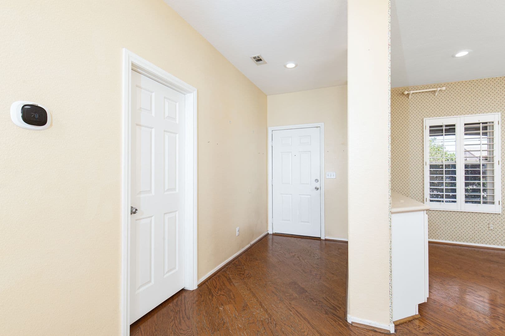 Henderson House: 725 Smokey Mountain Ave