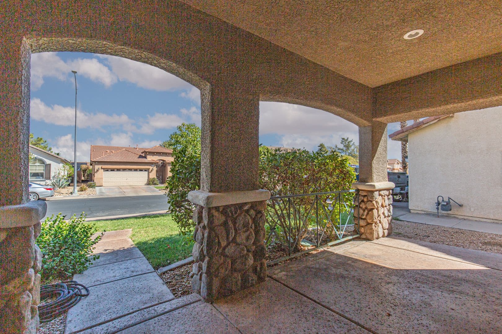 Henderson House: 725 Smokey Mountain Ave