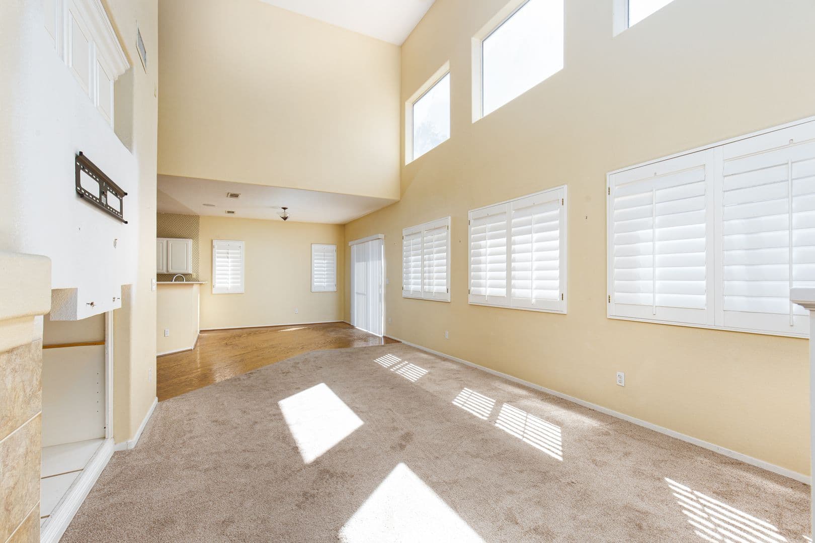 Henderson House: 725 Smokey Mountain Ave