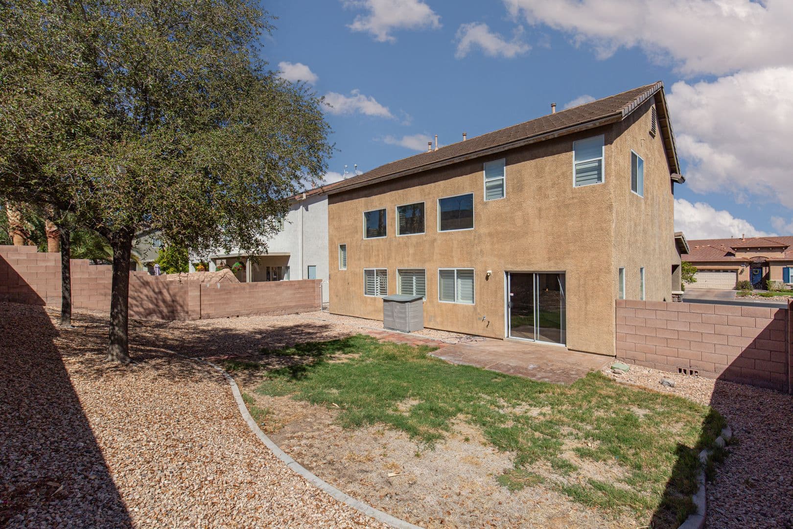 Henderson House: 725 Smokey Mountain Ave