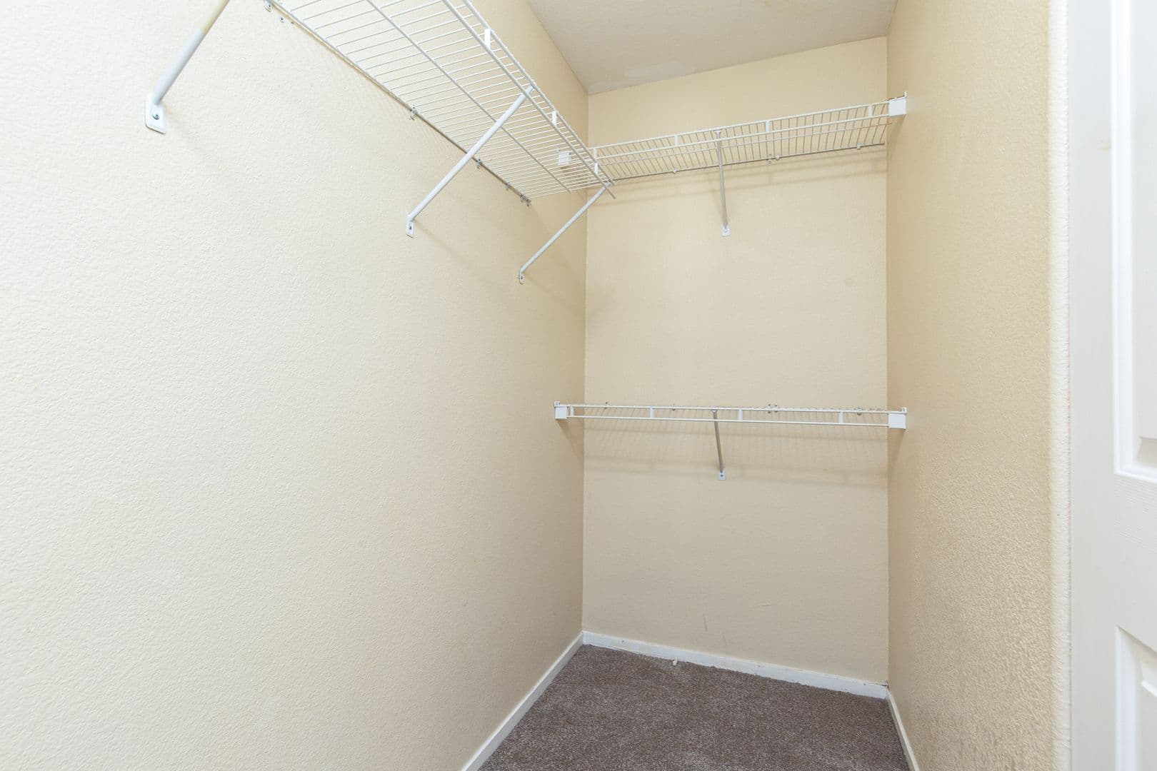 Henderson House: 725 Smokey Mountain Ave