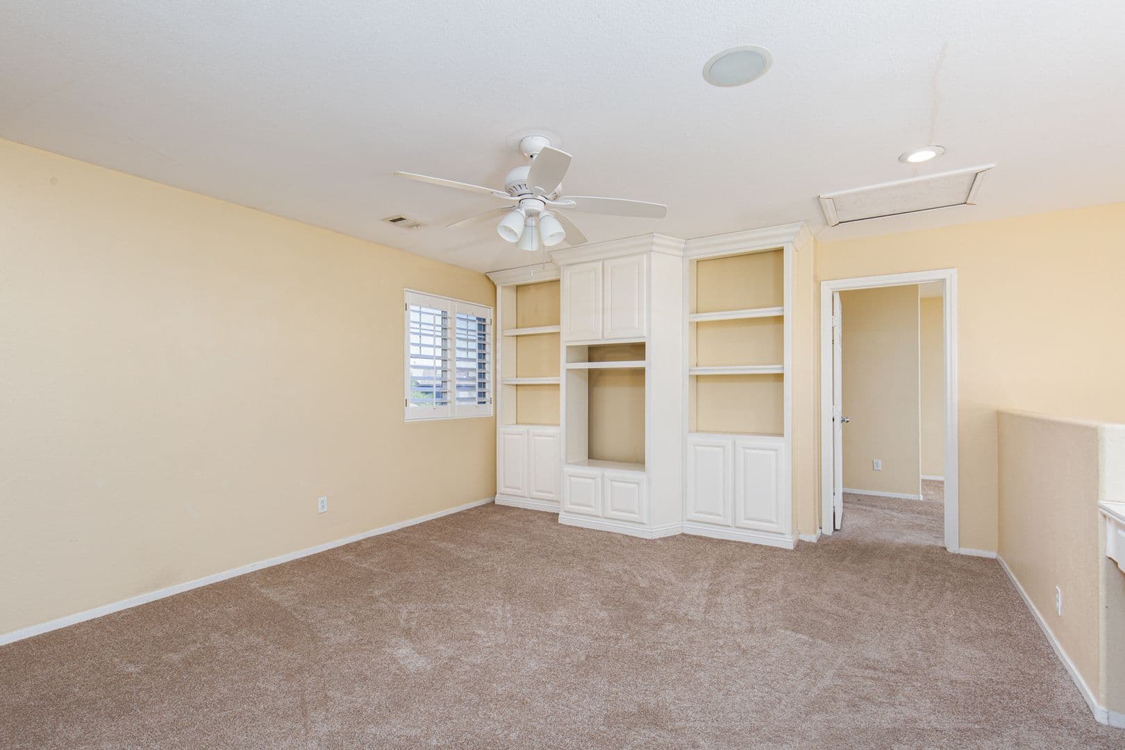 Henderson House: 725 Smokey Mountain Ave
