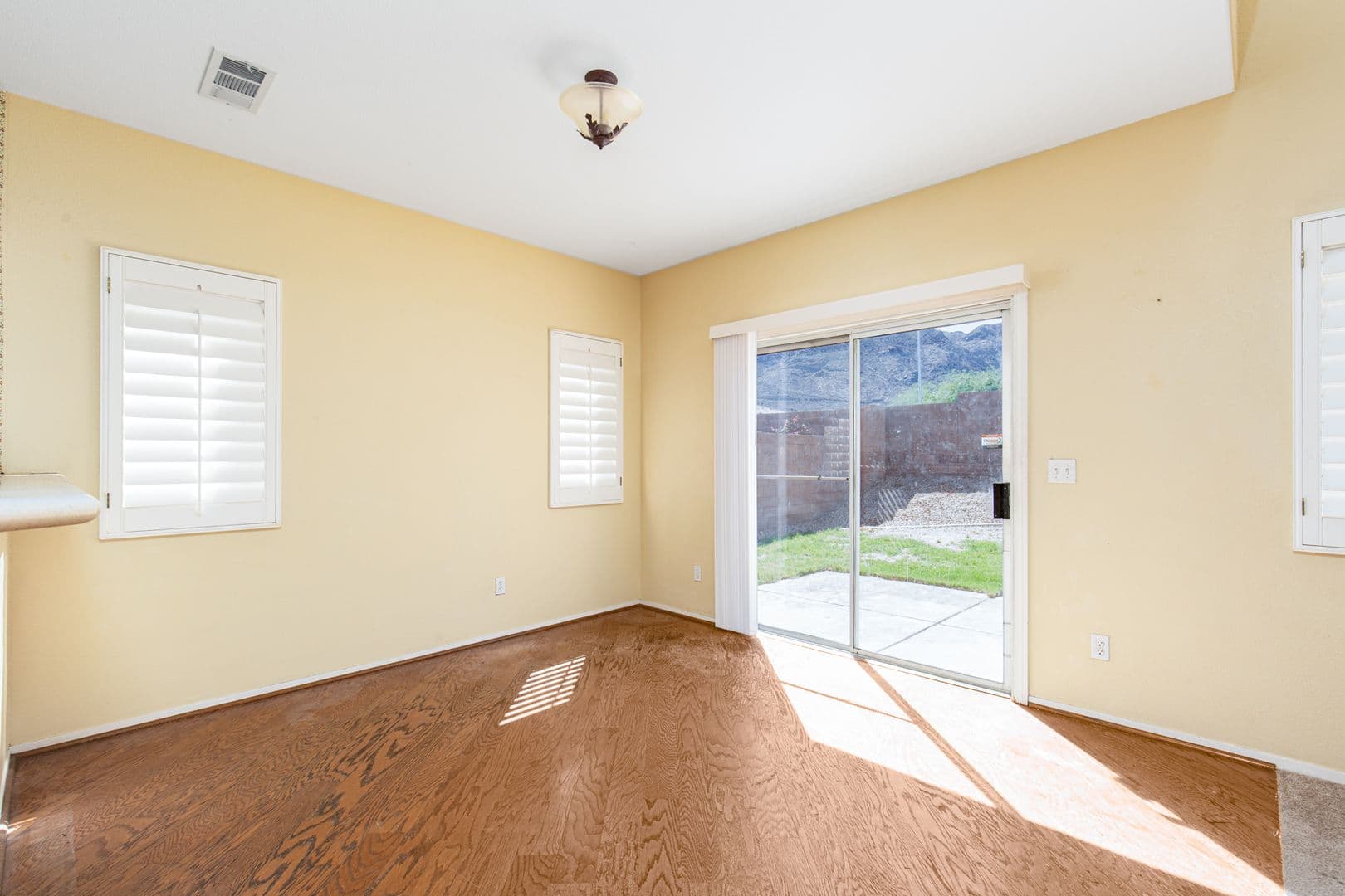 Henderson House: 725 Smokey Mountain Ave