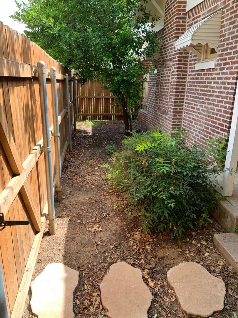 Lubbock Apartment: 2302 14th St