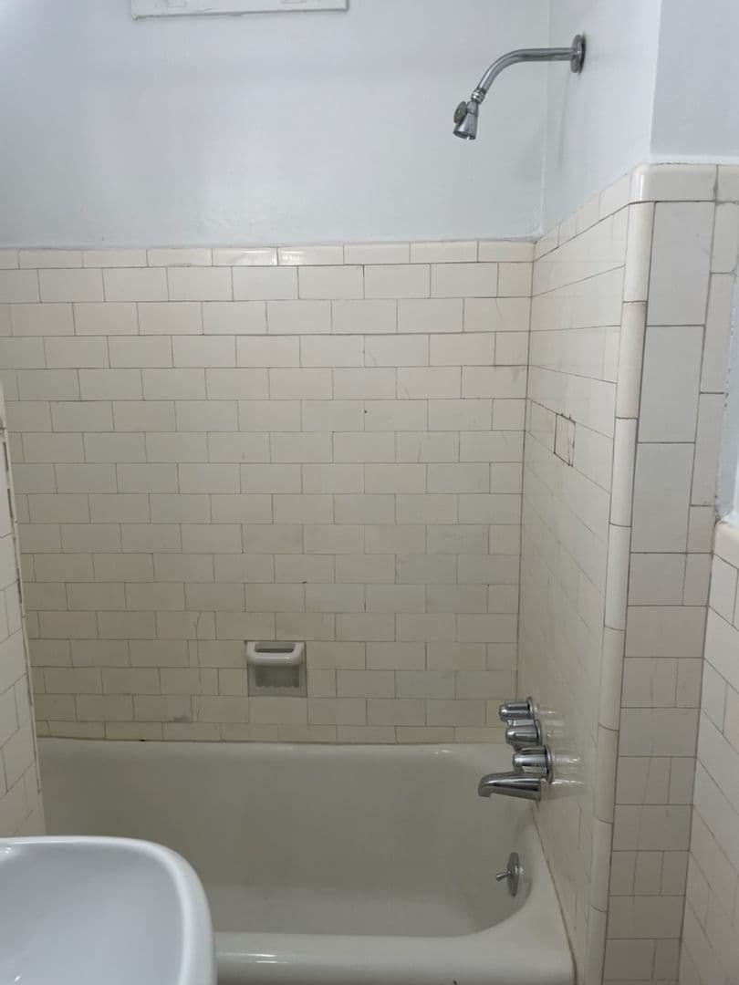 Pittsburgh Apartment: 225 Melwood Avenue