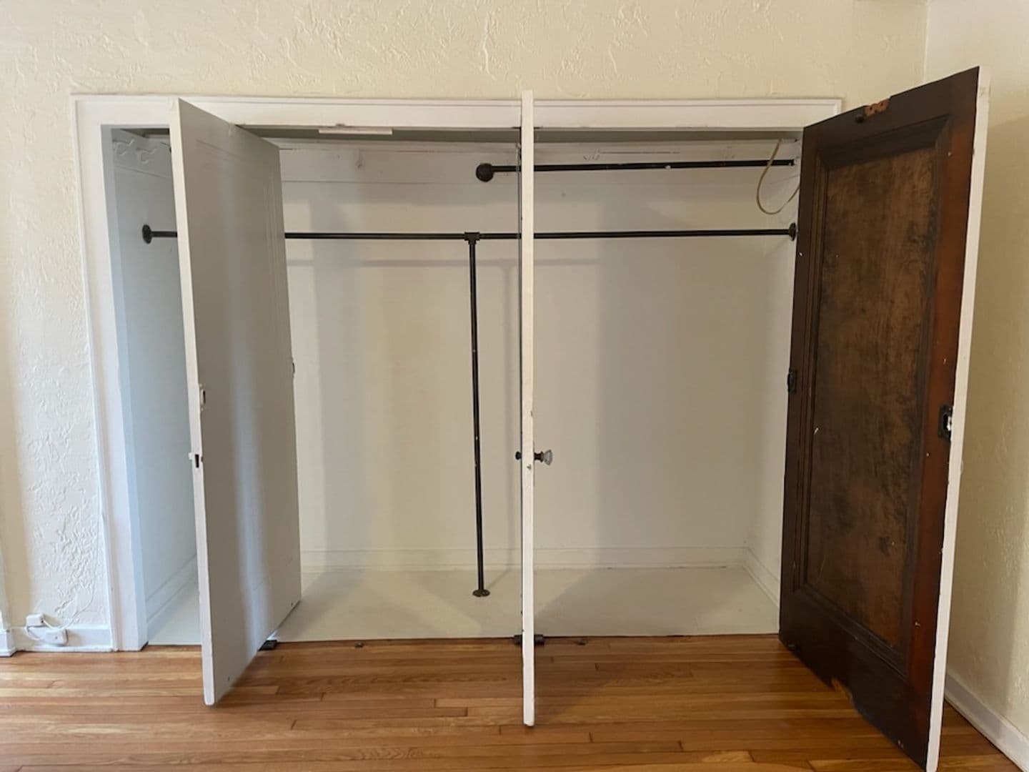 Pittsburgh Apartment: 225 Melwood Avenue