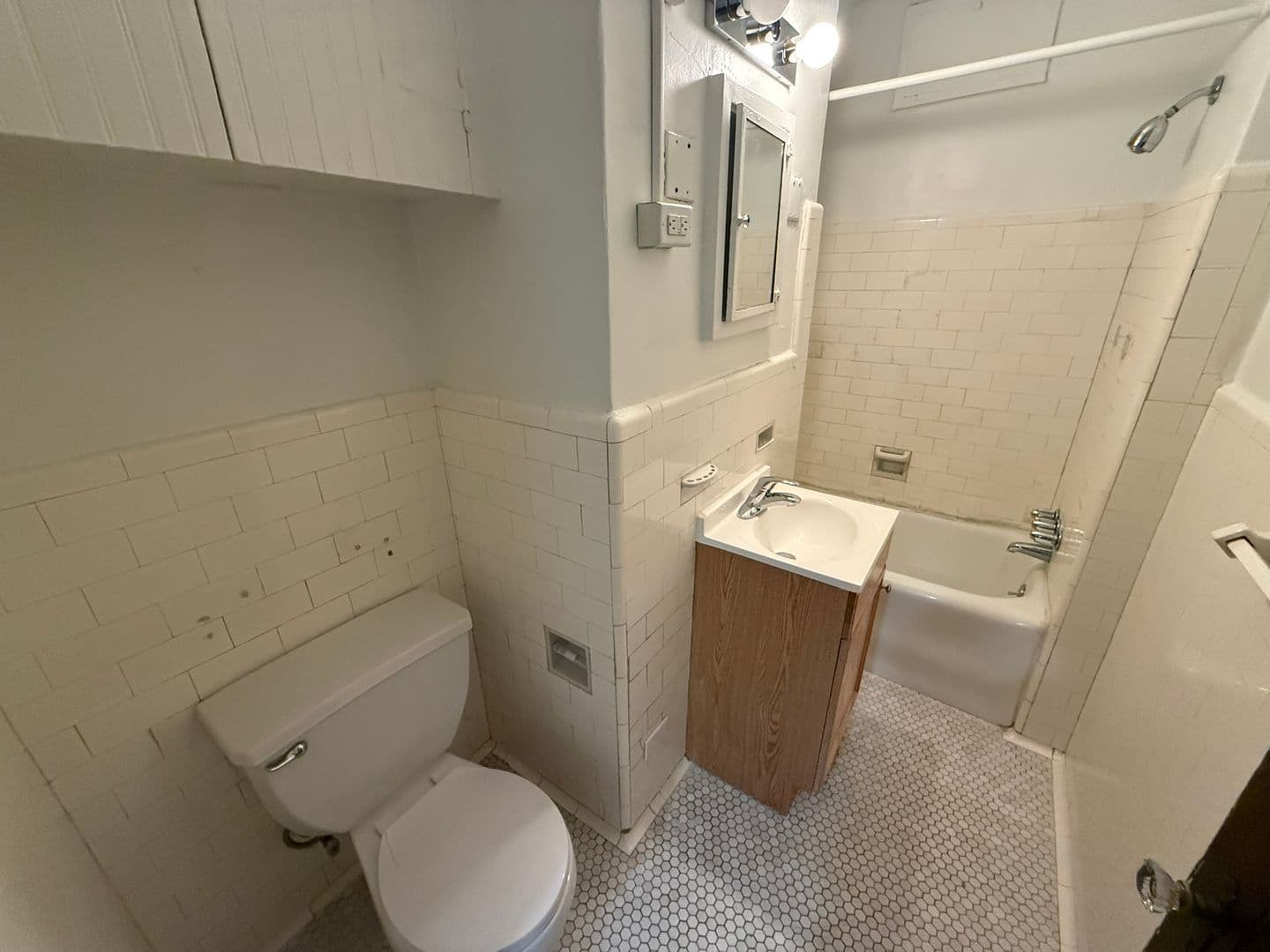 Pittsburgh Apartment: 225 Melwood Avenue