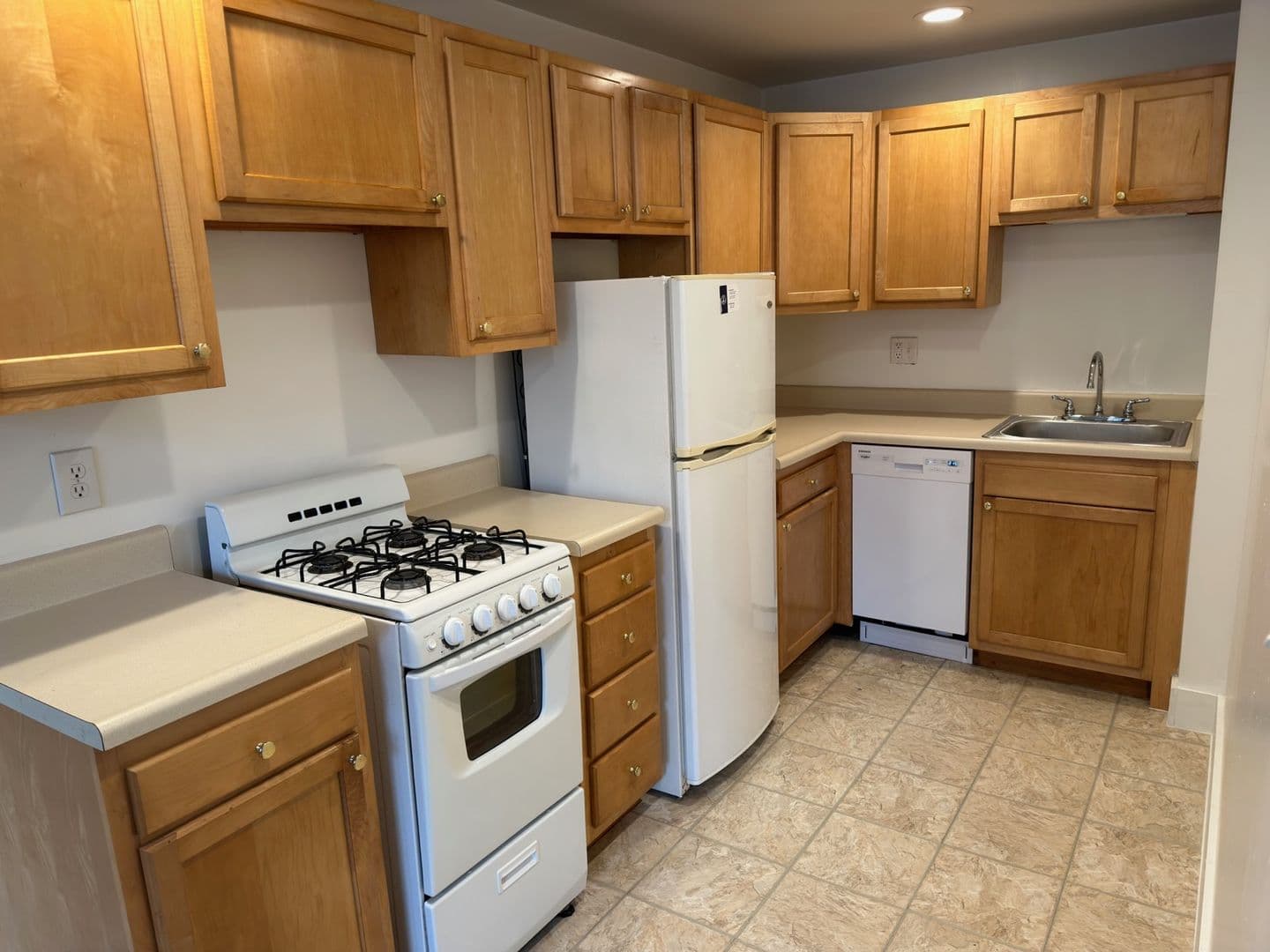 Pittsburgh Apartment: 225 Melwood Avenue
