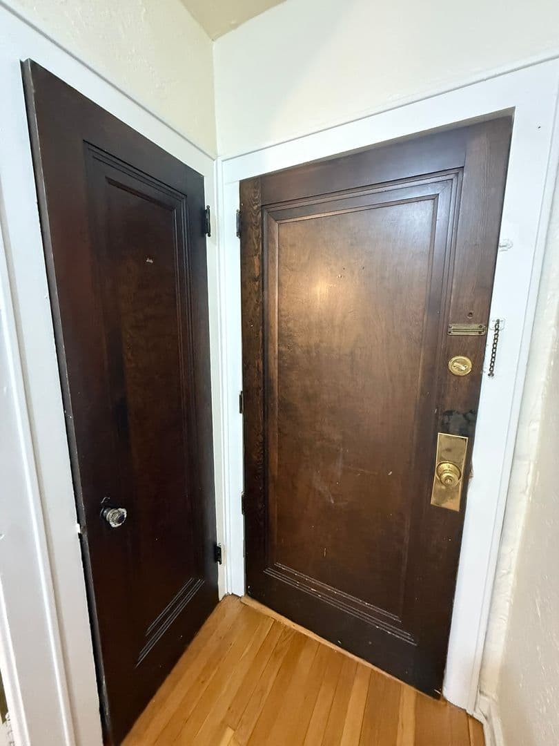 Pittsburgh Apartment: 225 Melwood Avenue