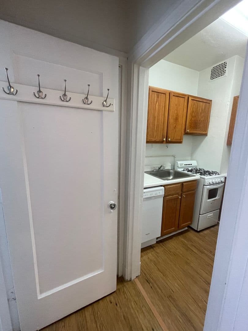 Pittsburgh Apartment: 4600 Bayard Street