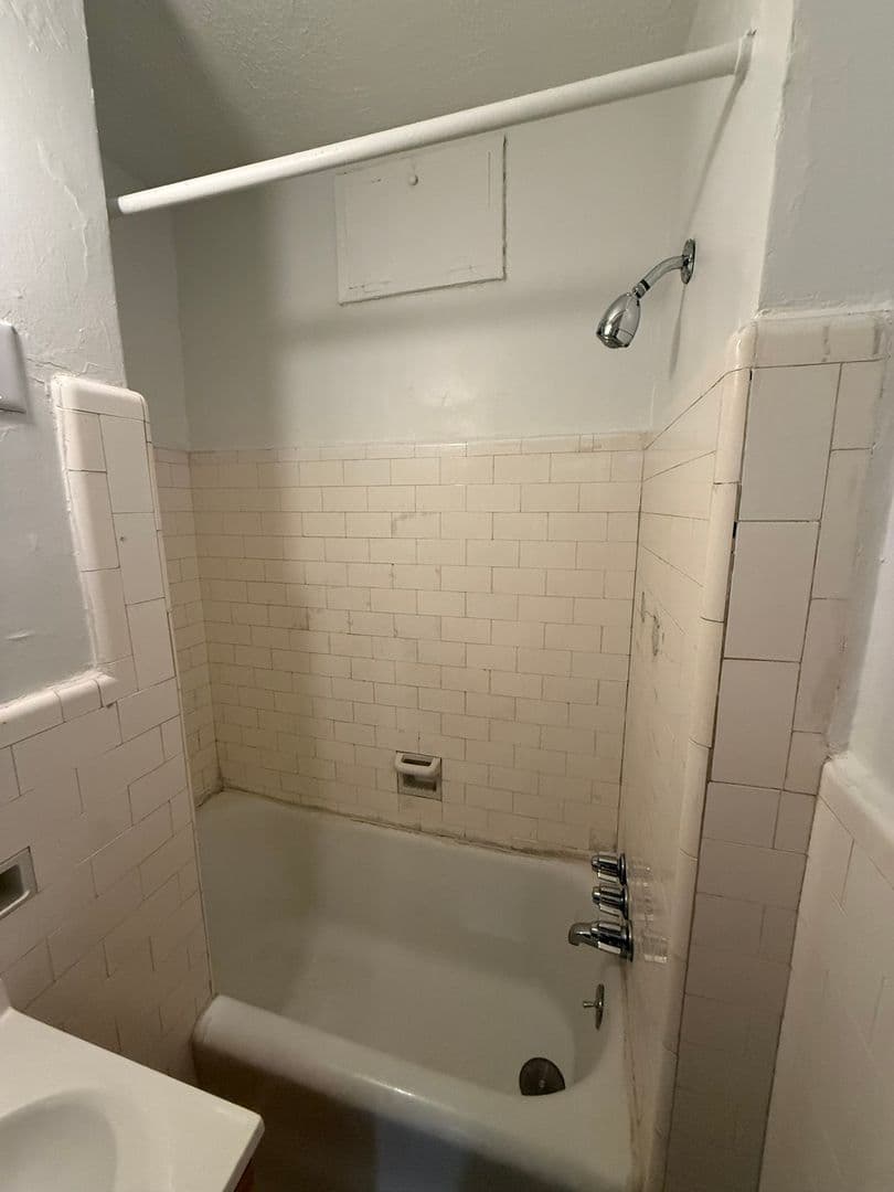 Pittsburgh Apartment: 225 Melwood Avenue